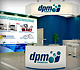 A.Companhia desenvolveu o projeto de stand para a DPM Diagnóstica, instalado na feira SBAC, importante evento da área de Medicina Diagnóstica.